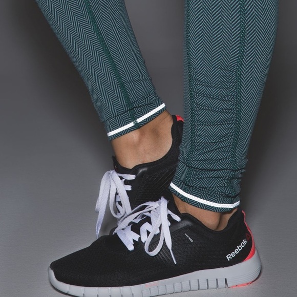 Lululemon Speed Tight IV - Picture 2 of 6